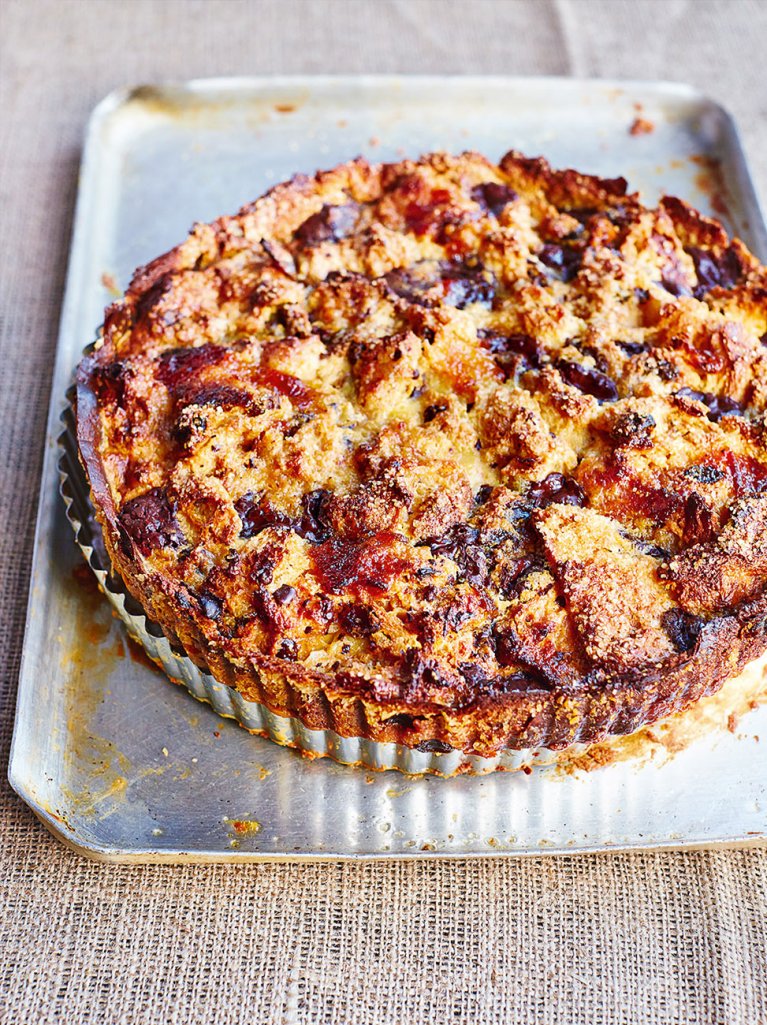 Jamie Oliver's bonkers bread and butter panettone pudding tart ...