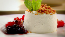 Gordon Ramsay’s Vanilla Cheesecake with Berry Compote
