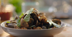 Nigella Lawson steamed clams with Thai basil recipe on Simply Nigella
