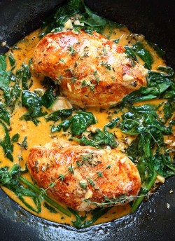 PAPRIKA CHICKEN & SPINACH WITH WHITE WINE BUTTER THYME SAUCE