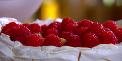 Gregg Wallace raspberry pavlova on Best Bake Ever