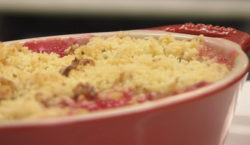 Teresa and Jamie fruit crumble dessert on Chopping Block