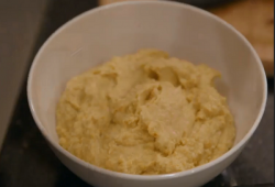 Lindsey’s homemade hummus on Eat Well for Less