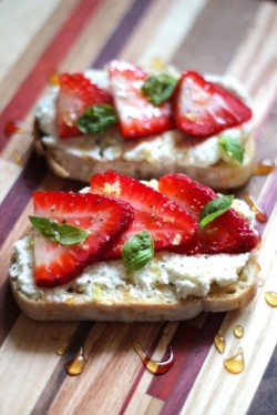 Ricotta Toasts with Strawberries, Basil and Honey