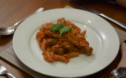 Lindsey’s pasta with homemade pasta sauce on Eat Well for Less