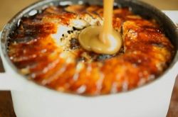 Tom Kerridge’s sticky toffee pudding with ultimate toffee sauce and caramelised bananas de ...