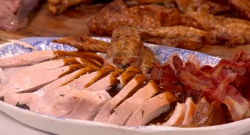 Jamie Oliver Christmas Dinner Masterclass with turkey crackling on This Morning