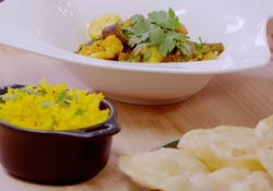 Lynn and Joanne’s cauliflower and broccoli vegetarian curry on Chopping Block