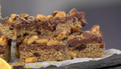 James Tanner’s honeycomb chocolate flapjacks tray bake on Lorraine