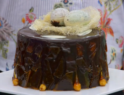 Sophie’s bird’s nest caramel cake on The Great British Bake Off 2017