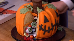 Juliet Sear’s pinata cake for a ghoulish Halloween treat on This Morning