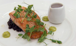 Sesi’s Thai black rice with fried salmon and seafood sauce on Masterchef 2018