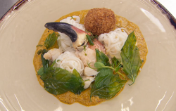 Nawamin’s Thai yellow curry with crab and noodles dish on Masterchef 2018