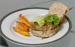 Jon Dye turkey burger with sweet potato chips on Eat well for Less?