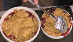 John Torode’s blackberry and apple crumble with custard on This Morning