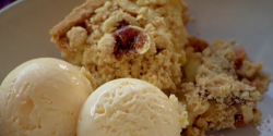 Tom Kerridge apple and toffee crumble pie with clotted cream ice cream on Saturday Kitchen