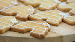 Jess Phillips honey and lemon beehive shortbread biscuits on The Great Celebrity Bake Off for St ...