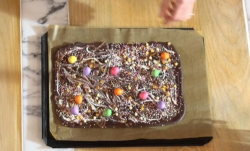 Lisa Faulkner’s chocolate bark with sweets and white chocolate on John and Lisa’s Weekend  ...