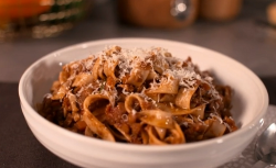 Rosie’s beautiful vegetarian bolognese by Joe Wicks on John and Lisa’s Weekend Kitchen