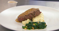 Vicky Pattison’s steak with spring onions, garlic mash, spinach and a peppercorn sauce on  ...