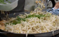 Tony Singh’s pad Thai on The One Show