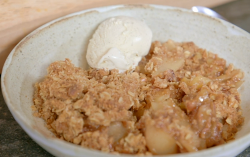 Nadia Sawalha’s Washington apple crisp with ice cream on Nadia’s Family Feasts