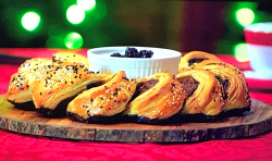 Paul Hollywood’s festive sausage roll  wreaths with cheats puff pastry and cranberry sauce ...