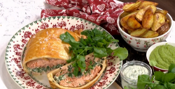 John Torode’s Christmas salmon showstopper with mushy peas and potato wedges on This morning