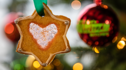 Lisa Faulkner Spiced Christmas Biscuits on John and Lisa’s Weekend Kitchen