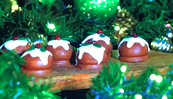 Chocolate teacakes with green fondant icing on Kirstie’s Handmade Christmas