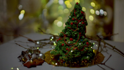 Cynthia Stroud’s gingerbread Christmas tree on Kirstie’s Handmade Christmas