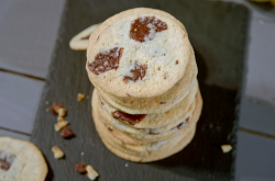 Ian and Henry (Bosh)’s super simple vegan cookies with chocolate chips on Living On the veg