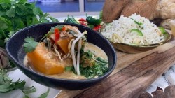 John Torode’s sri lankan coconut curry with butternut squash and lime pickle on This Morning