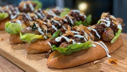 James Martin’s lamb chilli dogs with BBQ sauce on this Morning