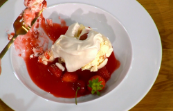 James Martin’s meringue masterclass with Chantilly cream and strawberry sauce on This Morning