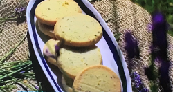 Kelly Brook lavender shortbread biscuits on This Morning