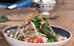 John Torode easy Thai green curry with chicken, prawns, noodles and fish sauce on This Morning