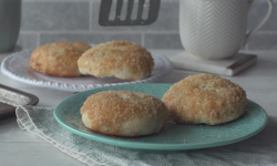 Nigel’s Eccles cake on Inside Britain’s Food Factories