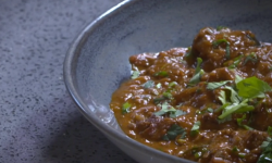 Nick Nairn and Dougie Vipond goat curry with spinach and chapatis on The Great Food Guys