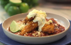 Lisa Faulkner’s corn chip chicken with smoky bean salsa on Loraine