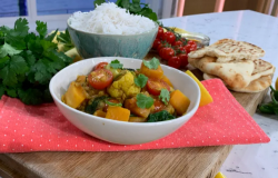 Ainsley Harriott light vegetarian Friday Night Curry with cauliflower, butternut squash, lentils ...