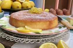 Juliet Sear guilt free low calorie lemon drizzle cake on This Morning