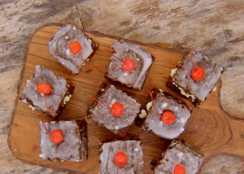 Stacey Dooley’s Shirley Temple Fondant Fancies on The Great Celebrity Bake Off for SU2C